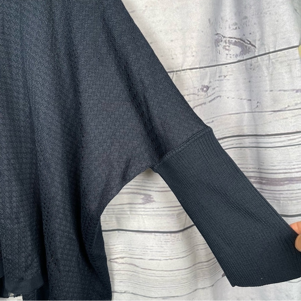 ST JOHN SPORT Loose fit Knit Sweater Size L Navy full zipper - Picture 15 of 16